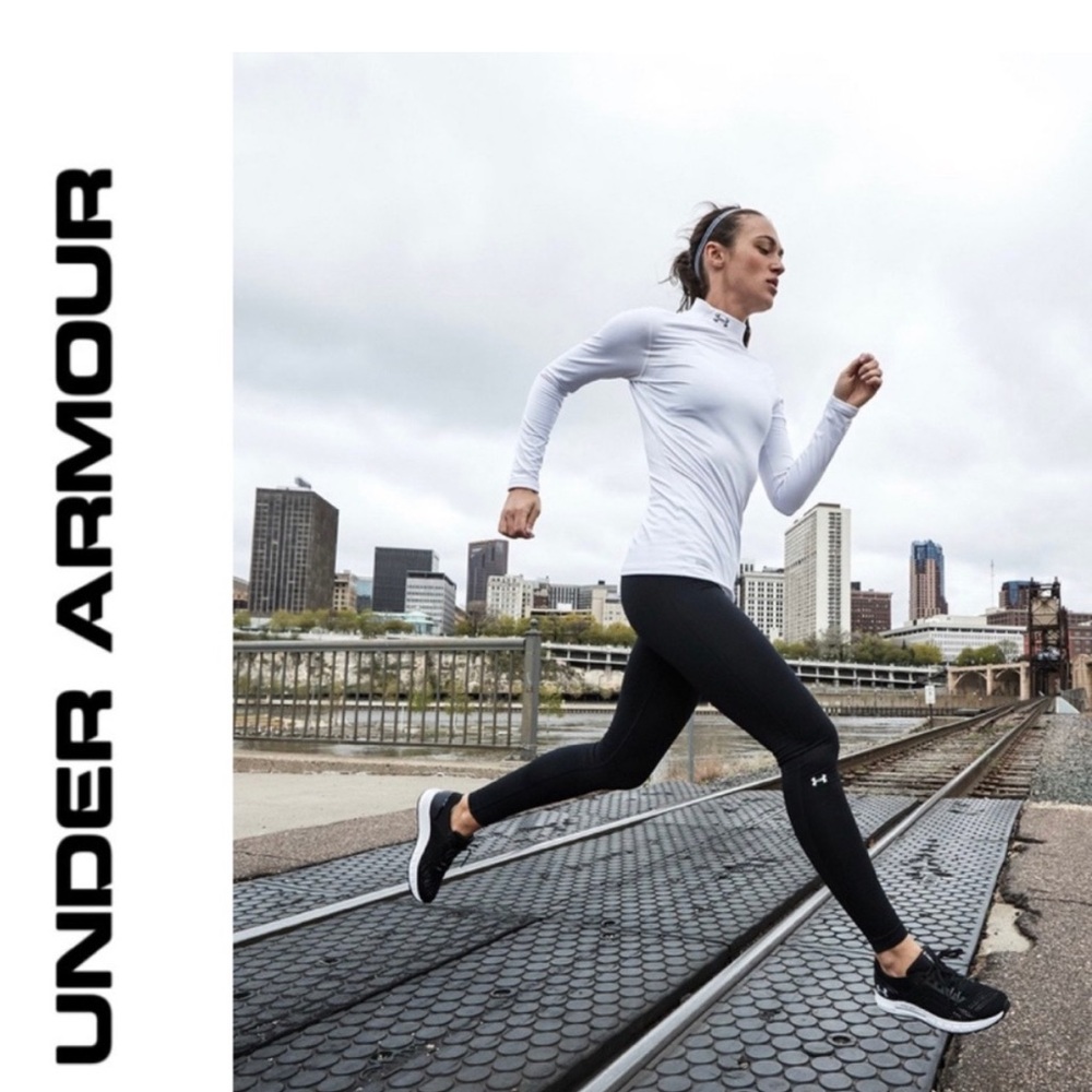 UNDER ARMOUR COLD GEAR LONG SLEEVE WHIE TOP
